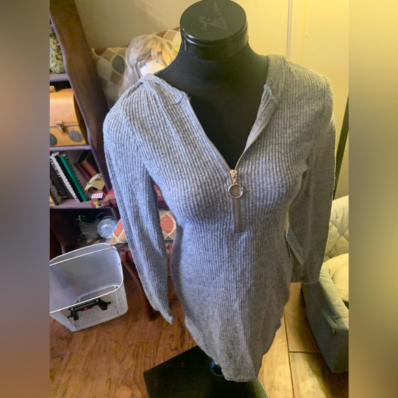 5 for $25- J for Justify Sweater Dress size medium - Picture 7 of 13